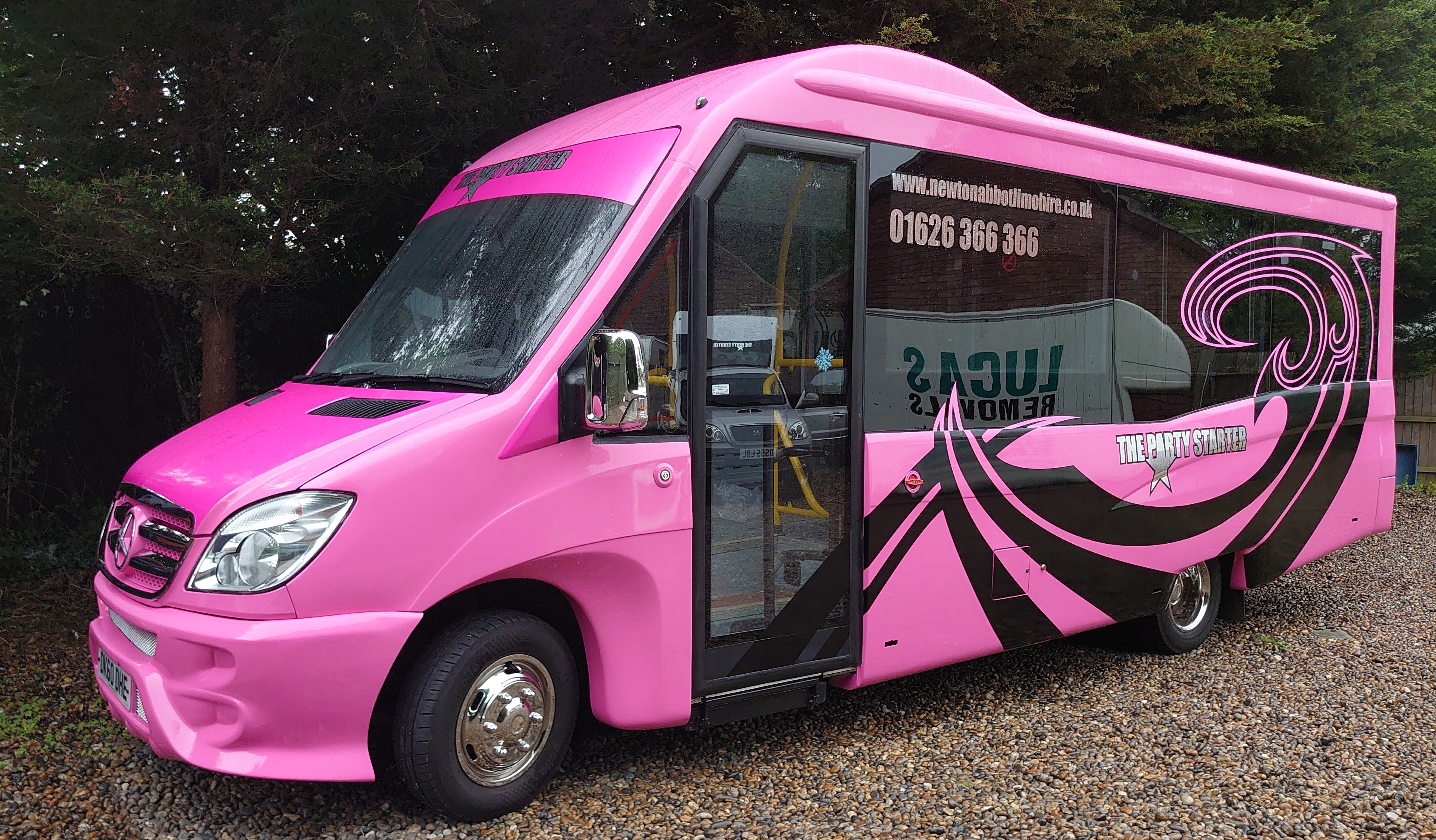 8 seat pink party bus