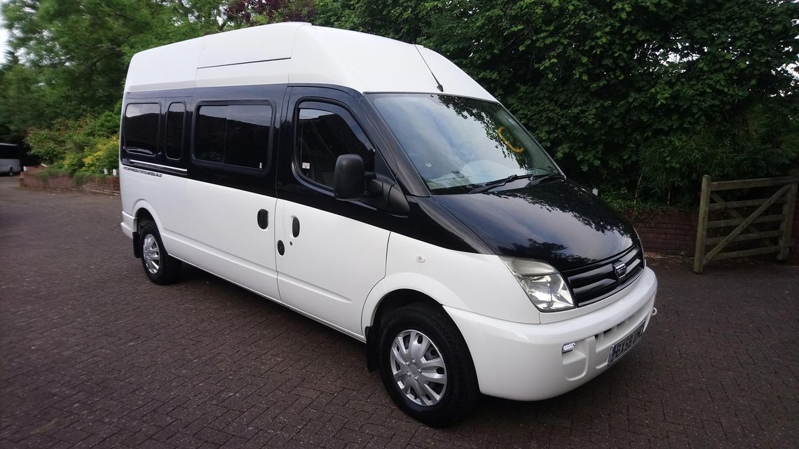 8 seat minicoach for airport transfers 